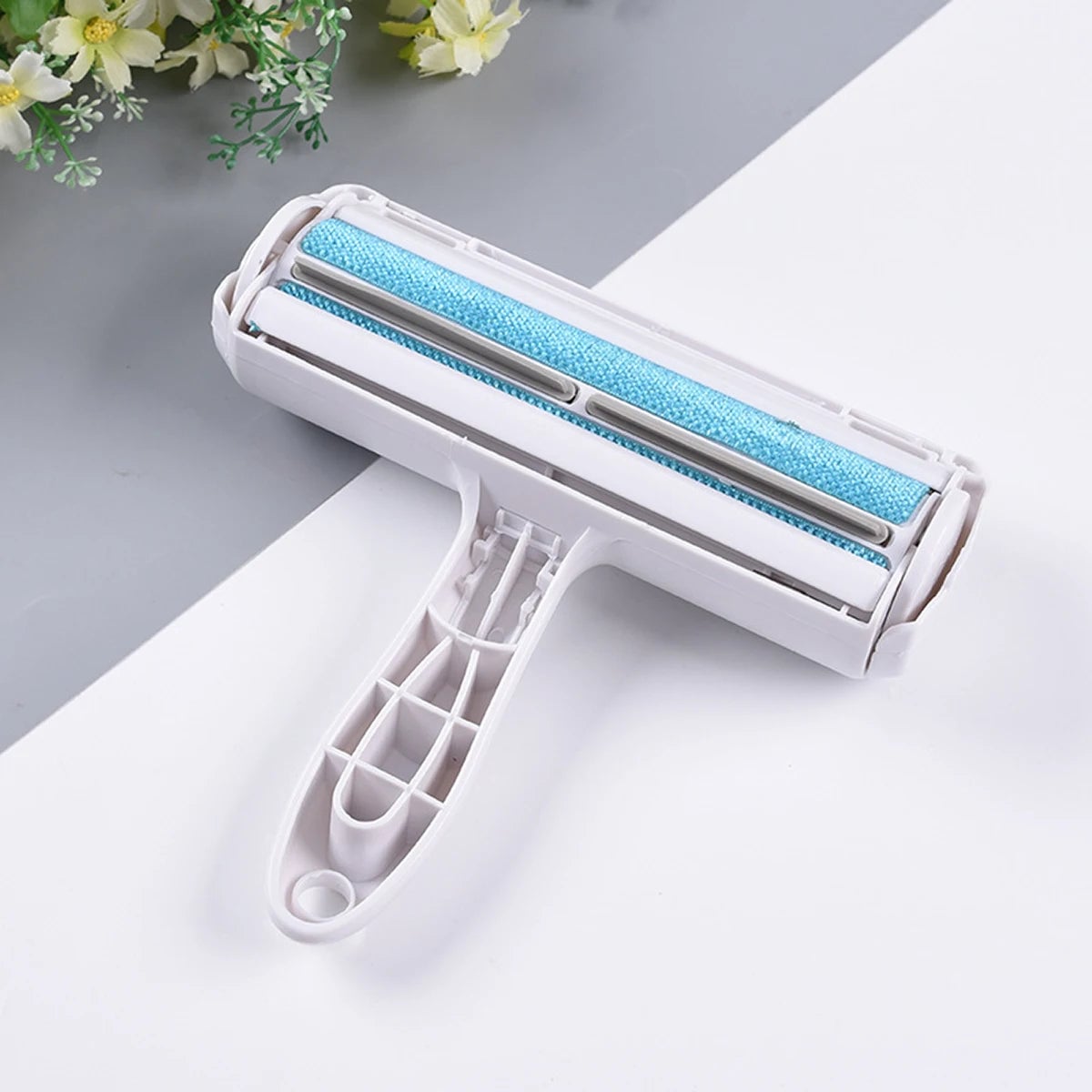 Pet Hair Remover Roller Self-Cleaning Base Dog Cat Fur Tool
