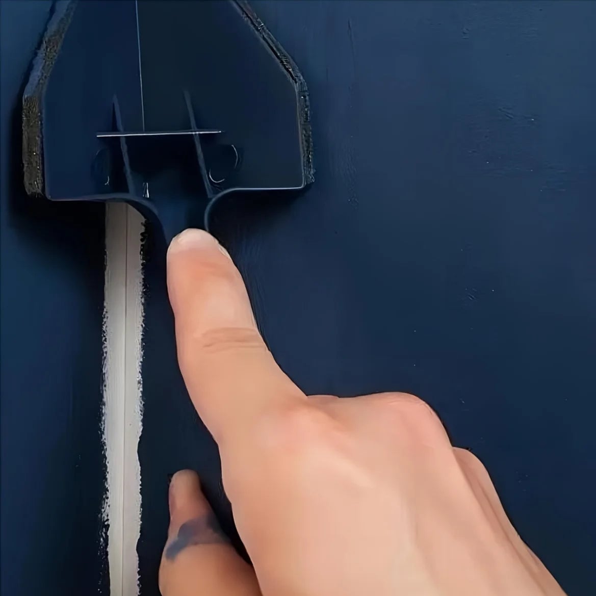 Triangle Paint Brush Plastic Handle - Corner Gap Painter Tool