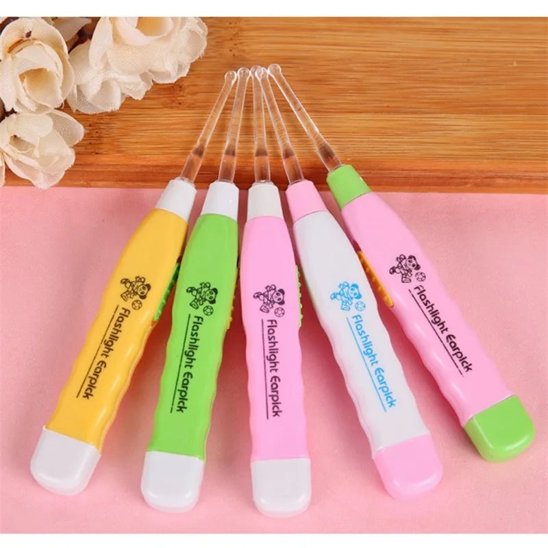 LED Ear Syringe Spoon with Flashlight - Plastic Earpick Cleaner