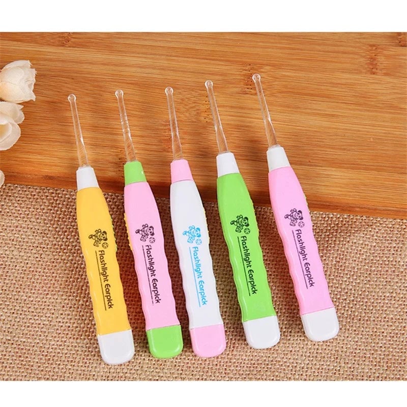 LED Ear Syringe Spoon with Flashlight - Plastic Earpick Cleaner