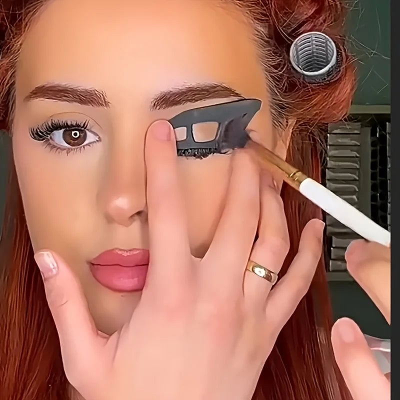 Eye Makeup Assistant Kit - 2 Eyeshadow Brushes + Quick Templates