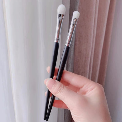 Natural Goat Hair Eyeshadow Blending Brush - Ebony Handle Makeup Tool