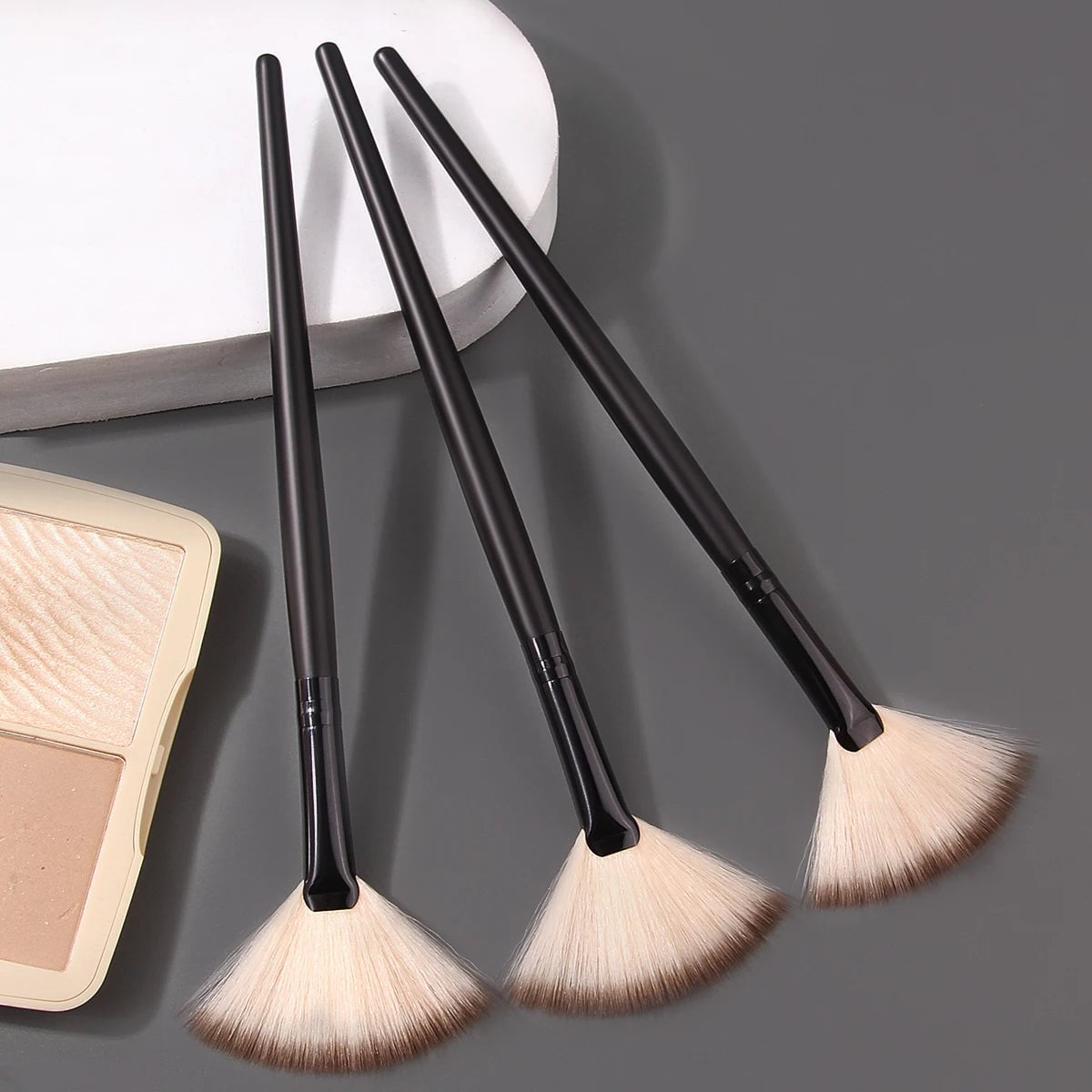 Professional Fan-Shaped Blush Powder Makeup Brush Set Multi-Purpose
