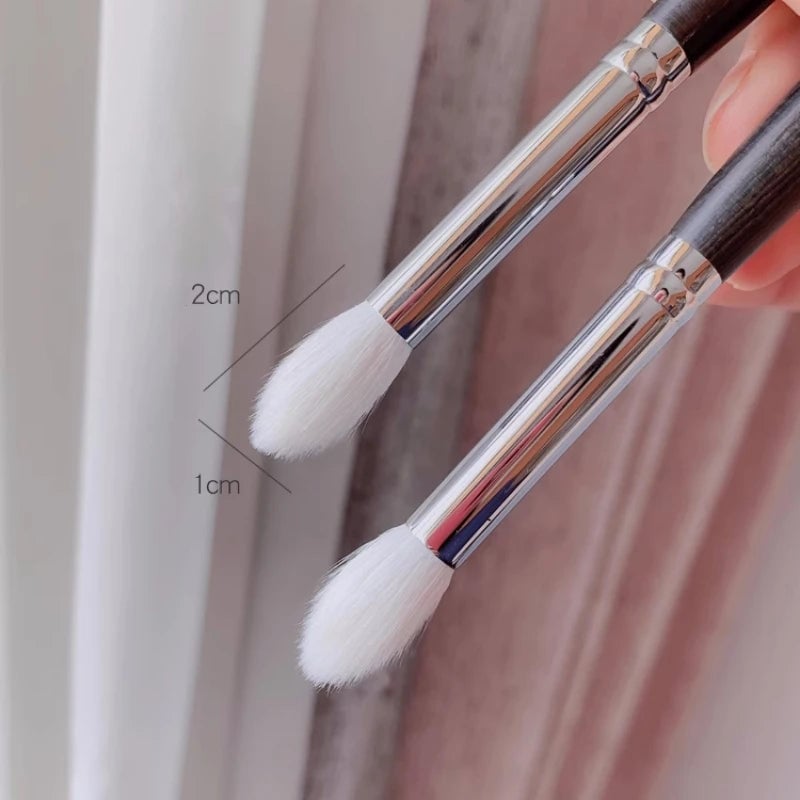 Natural Goat Hair Eyeshadow Blending Brush - Ebony Handle Makeup Tool