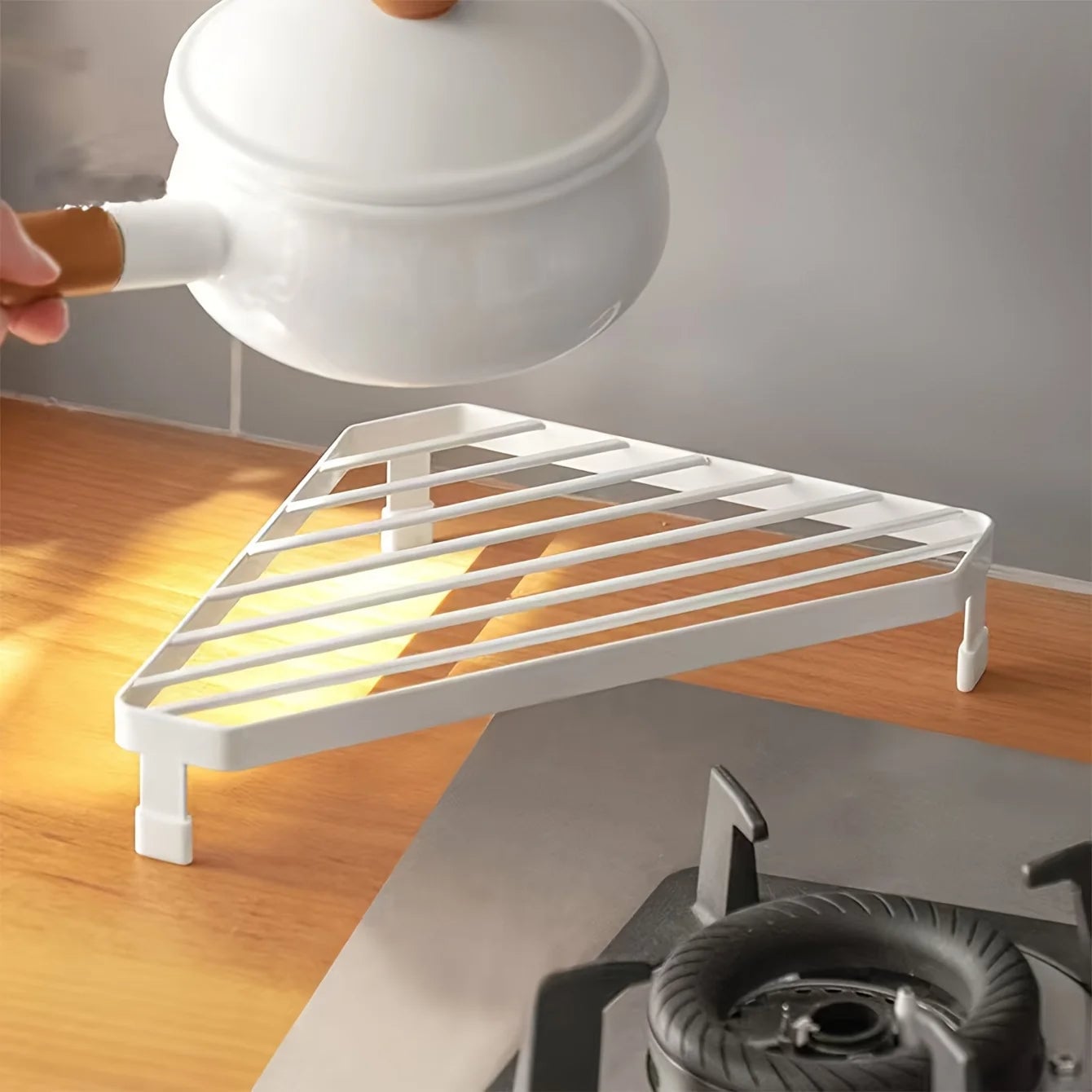 Metal Triangular Heat-Resistant Pot Rack Corner Countertop Stand