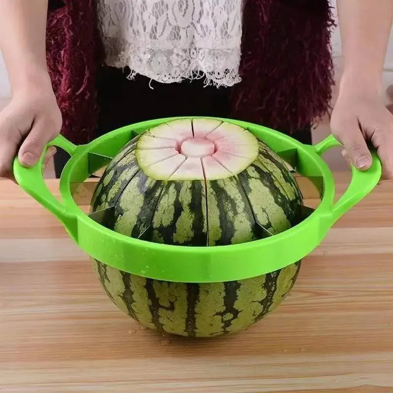 Stainless Steel Watermelon Slicer Multifunctional Handheld Circular Slitter Creative and Labor-saving apple Slicing Tool Cutter
