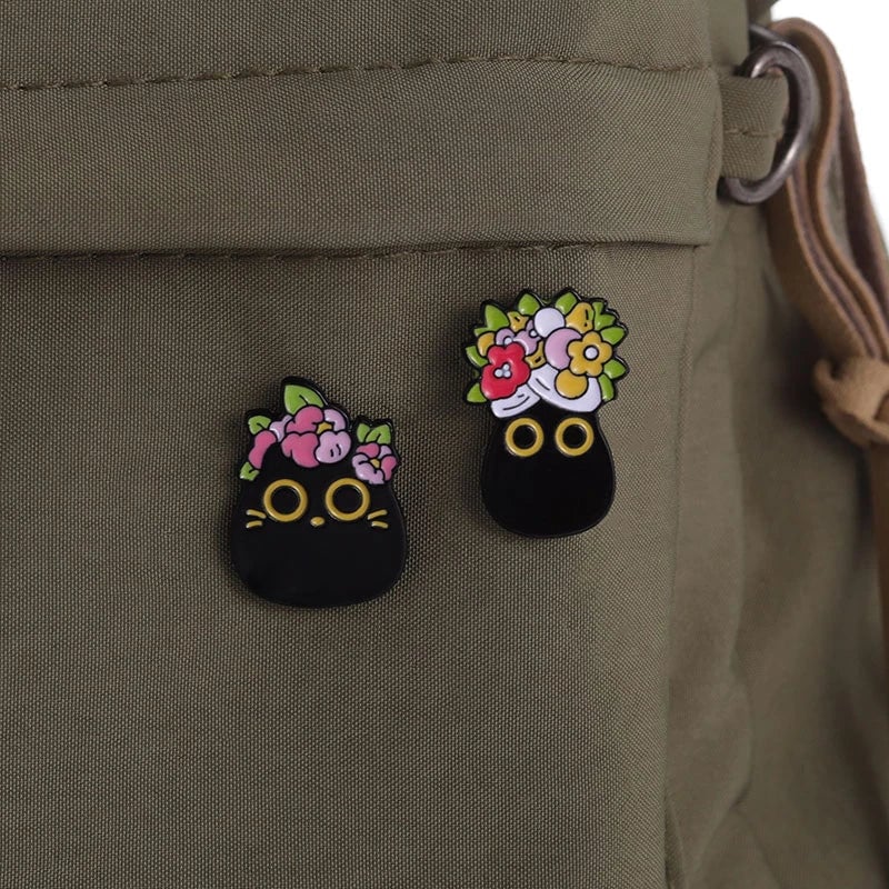 Black Cat Enamel Pin - Big Eyes Kitten Brooch Lapel Badge Jewelry