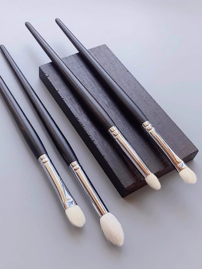 Natural Goat Hair Eyeshadow Blending Brush - Ebony Handle Makeup Tool