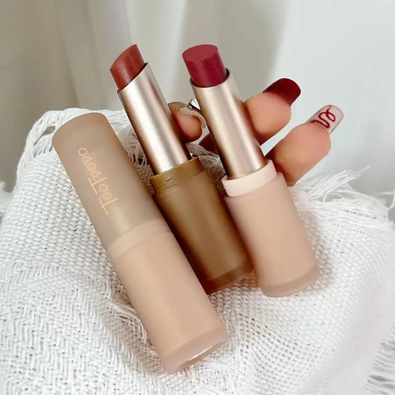 Waterproof Velvet Matte Lipstick - Moisturizing Nude Apricot Lip Tint