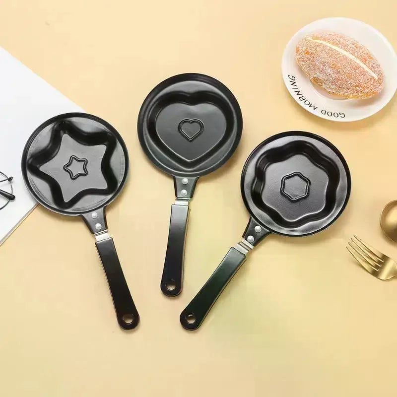 Heart-Shaped Cast Iron Mini Egg Fry Pan - Breakfast Pancake Omelette