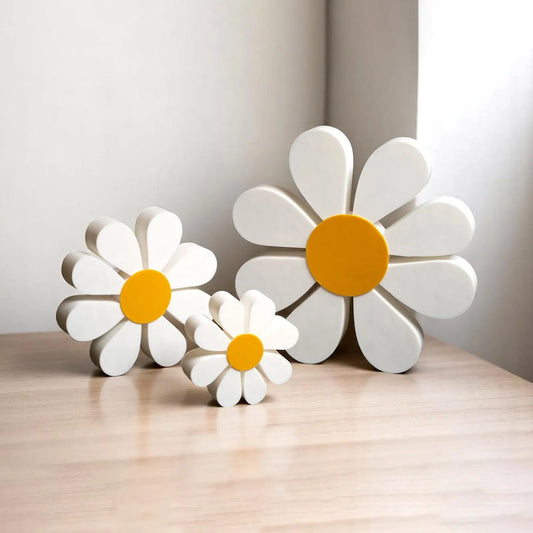 Wooden Daisy Desktop Decoration - Vintage Floral Craft Ornament