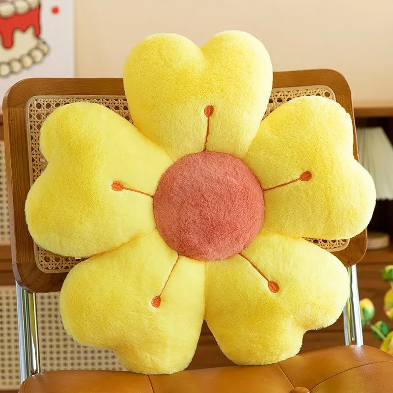 Flower-Shaped Plush Throw Pillow - Soft Cushion for Sofa & Floor