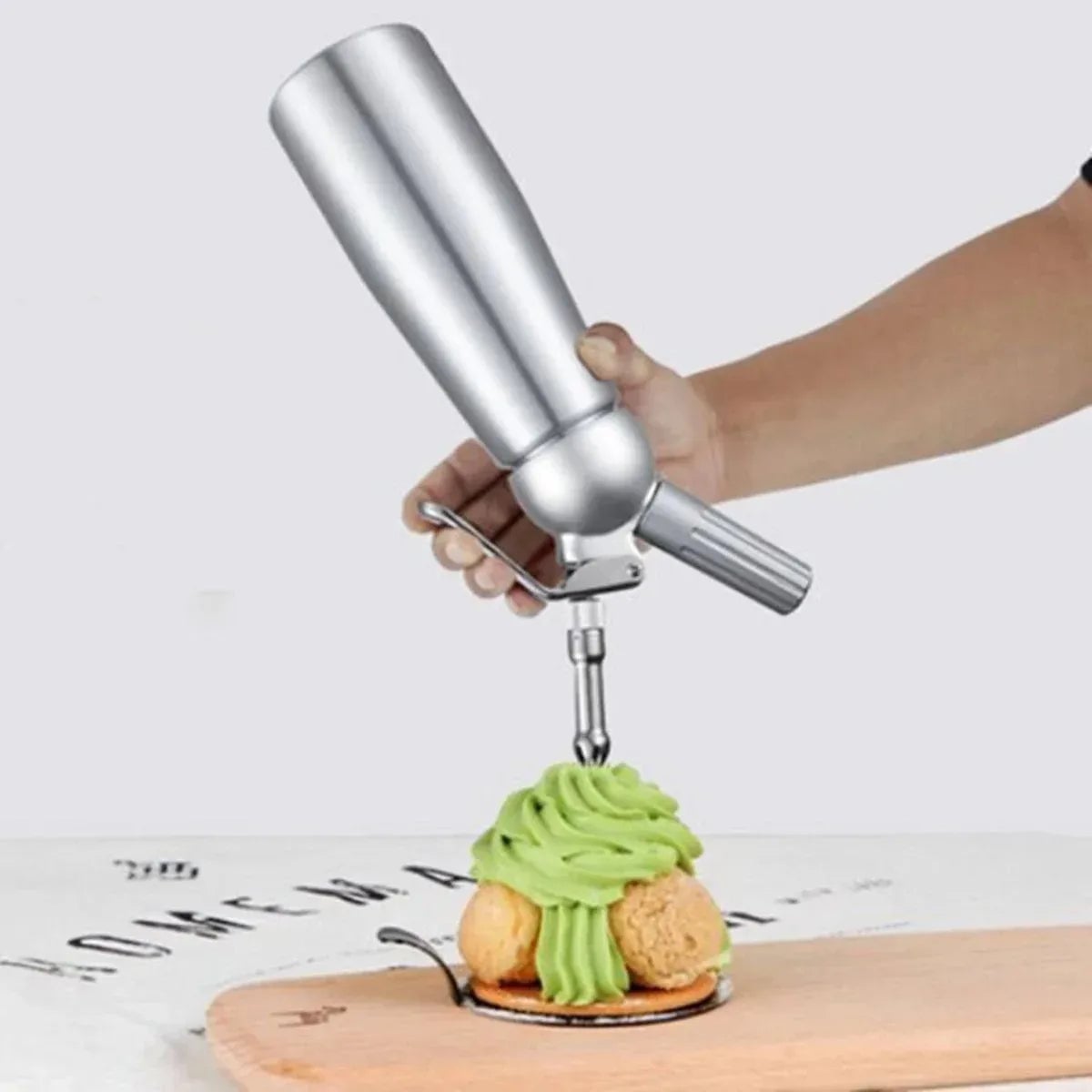 Professional Whipped Cream Dispenser 17oz/34oz Aluminum Siphon Gun